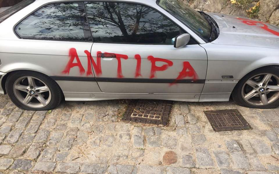 Νέα στοχοποίηση καθηγητή ΑΕΙ – Βανδάλισαν το Ι.Χ. του